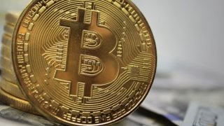 Bitcoin 4,100 doları gördükten sonra 4,083 dolara çekildi