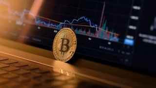 Bitcoin adım adım 6 haneye yürüyor