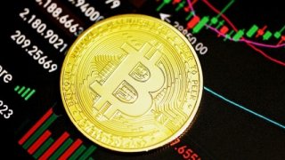 Bitcoin’de kritik eşik 32.500 dolar