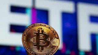 Bitcoin ve Ethereum spot ETF'lerinden çıkış sürüyor