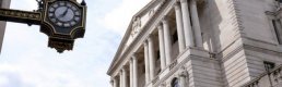 BoE: Parasal sıkılaşmayı ertelemeyeceğiz