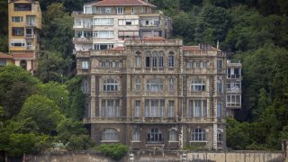 Boğaz'ın simgesiydi: 130 yıllık Zeki Paşa Yalısı satışa çıkarıldı