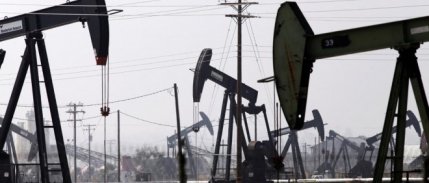 Brent petrol 15 ayın dibinden güç kazanmaya çalışıyor