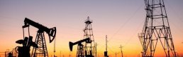 Brent petrolün varili 53 doları gördü