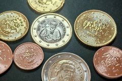 Bulgaristan'da ilk yerel euro örnekleri piyasaya sürüldü