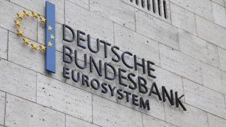 Bundesbank daralma tahminini revize etti