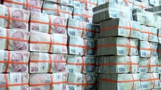 Bütçe açığı hedefin yarısını aştı
