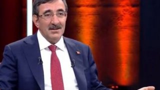 Cevdet Yılmaz: Vergide mevcut yapıyı tartışmalıyız