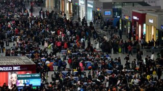 Çin'in 8 günlük ulusal tatilinde 2 milyarın üzerinde seyahat yapıldı