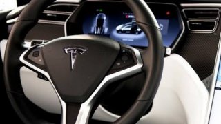 Çin zam sonrası Tesla araçlarını vergiden muaf tutacak