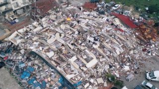 Deprem bölgesinde görevli kamu personeline tazminat ve fazla çalışma ücreti