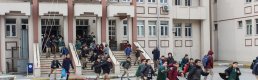 Deprem bölgesindeki okullarda devam şartı aranmayacak: İsteyenlerin farklı illere nakli yapılacak