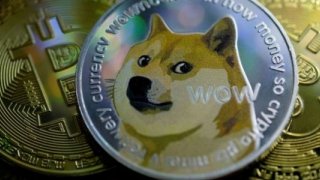 Dogecoin, Bitcoin rekor seviyeye ulaştıktan sonra yükselmeye devam ediyor