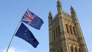 Doğu Asya piyasaları Brexit oylaması öncesinde yükseldi