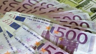 Dolar 6.12, Euro 7.06 ve Sterlin de 8.01 Lirada