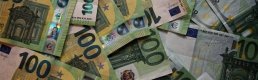Dolar düşüyor, euro yükseliyor