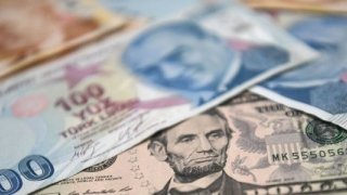 Dolar endeksi kritik Fed kararı öncesinde düşüşte