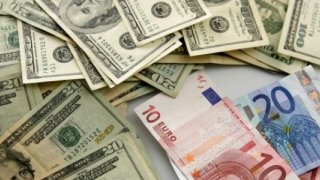 Dolar ve euro dalgalı seyrediyor