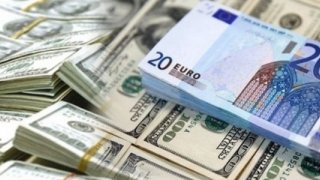 Dolar ve euro güne düşüşle başladı; dolar 5,67'ye kadar geriledi