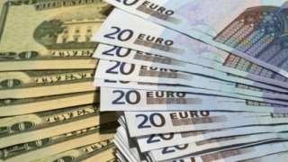 Dolar ve euroda düşüş hızlandı