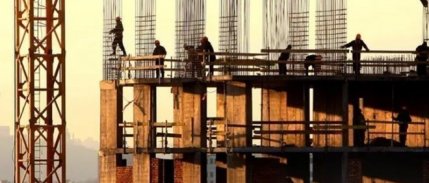 Ekonomiye güven hizmette artarken, perakende ticaret ve inşaatta azaldı