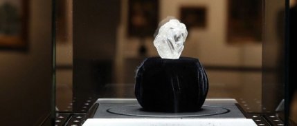 Rus elmas devi satışlarını durdurdu