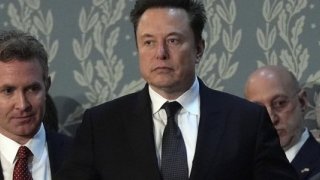 Elon Musk: Fed'in faizi en az 50 baz puan düşürmesine ihtiyaç var