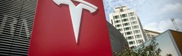 Elon Musk: İki yıl boyunca Tesla hissesi satmayacağım