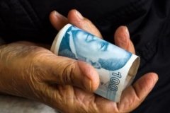 Emekli olmak zorlaştı, emekli aylıklarından kesintinin önü açıldı
