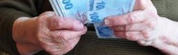 Emeklilerin maaş farkı ödenmeye başlandı