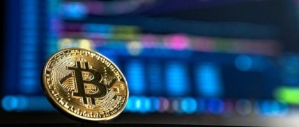 En iyi kripto projeleri listesinde EOS birinci, Bitcoin düşüşte