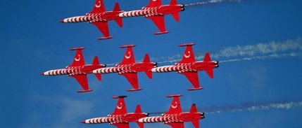 'Eurasia Airshow'da Rus Sukhoi, 5 Milyar Dolarlık 104 Süper Jet Satışı İmzaladı