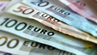 Euro Bölgesi banka kredilerinde 15 ayın en büyük artışı 