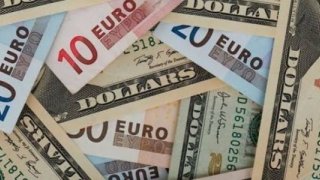 Euro/dolar 2002’den bu yana ilk kez “parite” seviyesini gördü