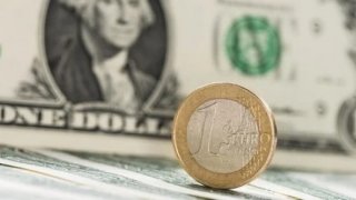 Euro/dolar çaprazı yılın en düşük seviyesini gördü