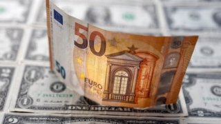 Euro, dolar karşısında 4 ayın zirvesine çıktı