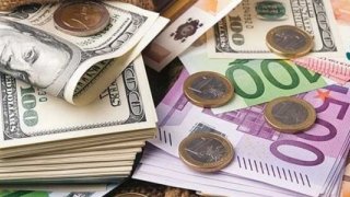 Euro, Dolar karşısında bir rekor daha kırdı