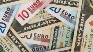 Euro, dolar karşısında neden 20 yılın en düşük seviyesine geriledi?