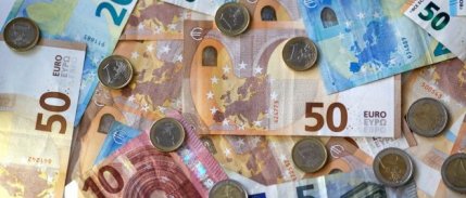 Euro, dolar karşısındaki kayıplarını genişletti