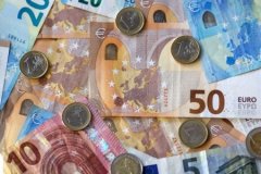 Euro tarihte ilk kez 50 lirayı aştı