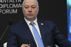 Euroya geçmeye hazırlanan Bulgaristan'da Başbakan Jelyazkov istifa etti