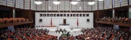 Evlenecek gençlere faizsiz kredi: Aile ve Gençlik Fonu teklifi TBMM’de kabul edildi