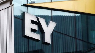 EY: CEO'lar düşük büyüme ve yüksek faiz bekliyor