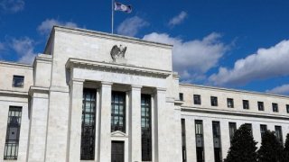 Fed: Bankalardan yüksek mevduatların çıkması, kredi koşullarında baskı oluşturabilir