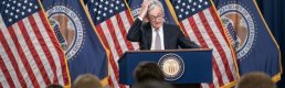 Fed Başkanı Powell'dan faiz mesajı 