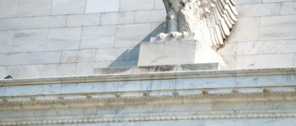 Fed/Bej Kitap: Ticarette belirsizliğe karşın ılımlı büyüme sürüyor