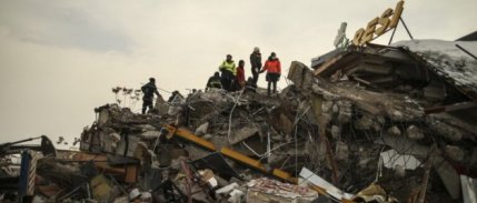 Fitch: Depremden kaynaklanan zararın bir kısmını küresel sigortacılar üstlenecek