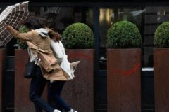 Fransa'da fırtına alarmı: 380 bin hanede elektrikler kesildi