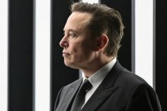 FT: Elon Musk SpaceX'i doğum gününde halka açmayı planlıyor