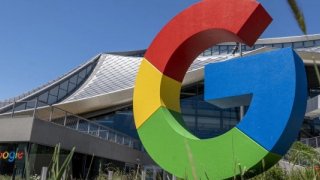 Google, yapay zekâ destekli arama motorunu ücretlendirmeyi planlıyor